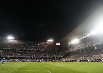 El Valencia no venderá abonos hasta que pueda llenar Mestalla