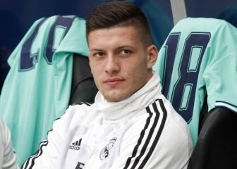 Giroud se atasca y suena Jovic