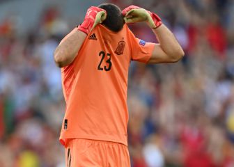 Reina aprovecha el segundo gol de España para atizar a los 