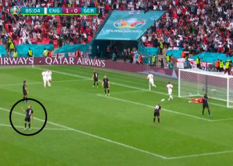 El gesto de Kroos 'señalando' a un compañero tras el 2-0 de Inglaterra
