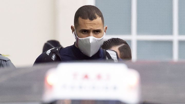 Lizarazu cuestiona la vuelta de Benzema