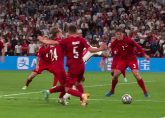 Así fue el penalti inexistente que elimina a Dinamarca