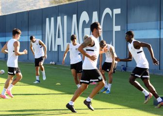 Tres jugadores del Málaga en aislamiento por contacto con un positivo en COVID-19