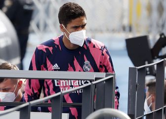 Madrid y United hablan por Varane