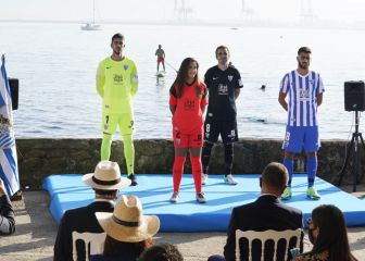 El Málaga presenta sus nuevas
e impactantes equipaciones