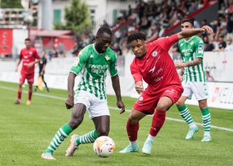 Sabaly, con el aval de Fekir, deja en su debut buenas sensaciones
