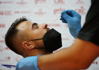 Tres positivos en el primer día de trabajo