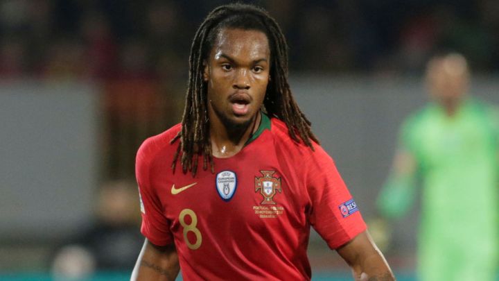 Barcelona weigh up pros and cons of signing Renato Sanches