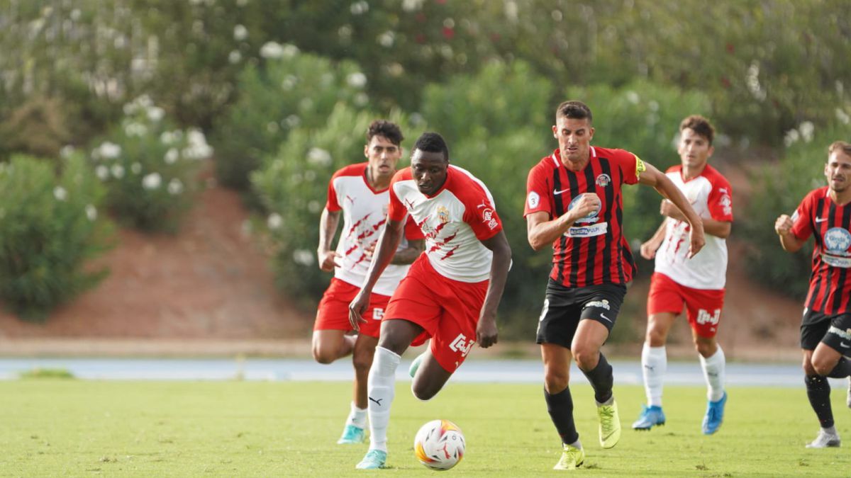 Lazo rescata con un triplete a un Almería con Sadiq expulsado - Vimarsana News