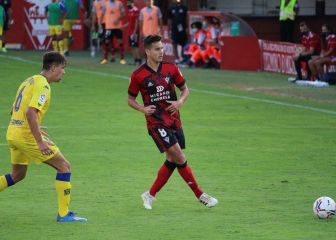 Antonio Caballero apuntala el centro del campo