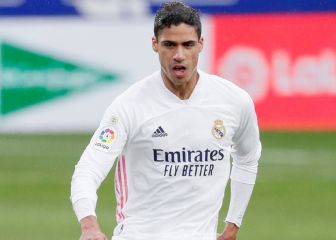 Varane 'pide apuntes' sobre el Manchester United