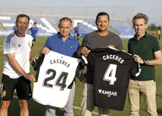 Valencia y Zaragoza homenajean a Cáceres en Pinatar Arena