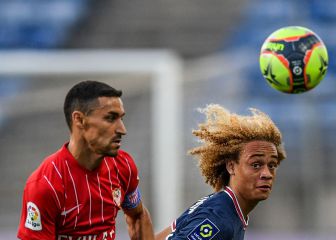 Xavi Simons levanta la mano a un año de terminar contrato con el PSG