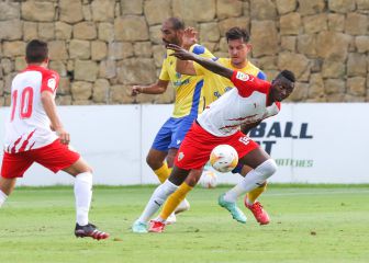 El Cádiz, falto de efectividad, cae ante el Almería con Sadiq titular