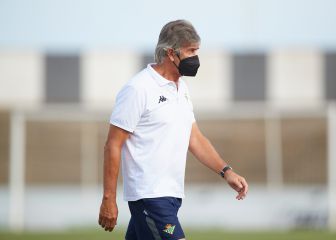 La búsqueda interminable del Betis: dos meses sin su central