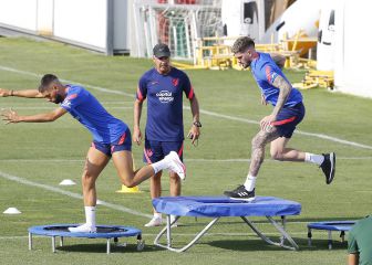 Charla y premio de Simeone a De Paul