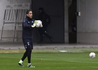 Claudio Bravo-Rui Silva: arranca la batalla por un sitio en el once