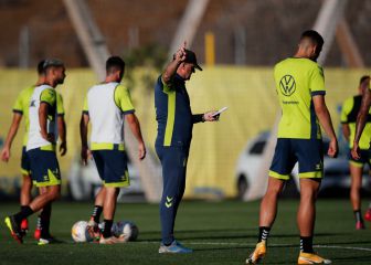 Clau, Moleiro, Álex García y Sergi Cardona se quedan en el primer equipo