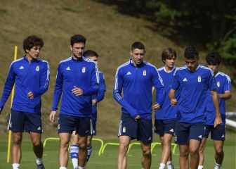 El Oviedo, con dudas en los centrales para el debut liguero