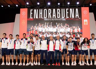 Gran recibimiento a los medallistas de plata de fútbol