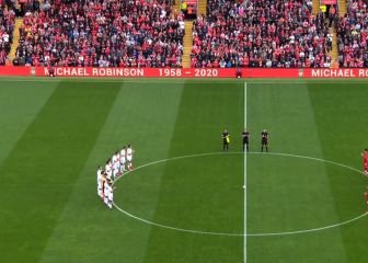 Vean y escuchen: así fue el homenaje a Robinson de Osasuna y Liverpool en Anfield