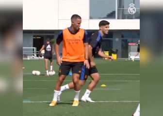 Con su pierna mala, sin mirar y en la cara de Hazard: la que hizo Asensio tras volver de Tokio...