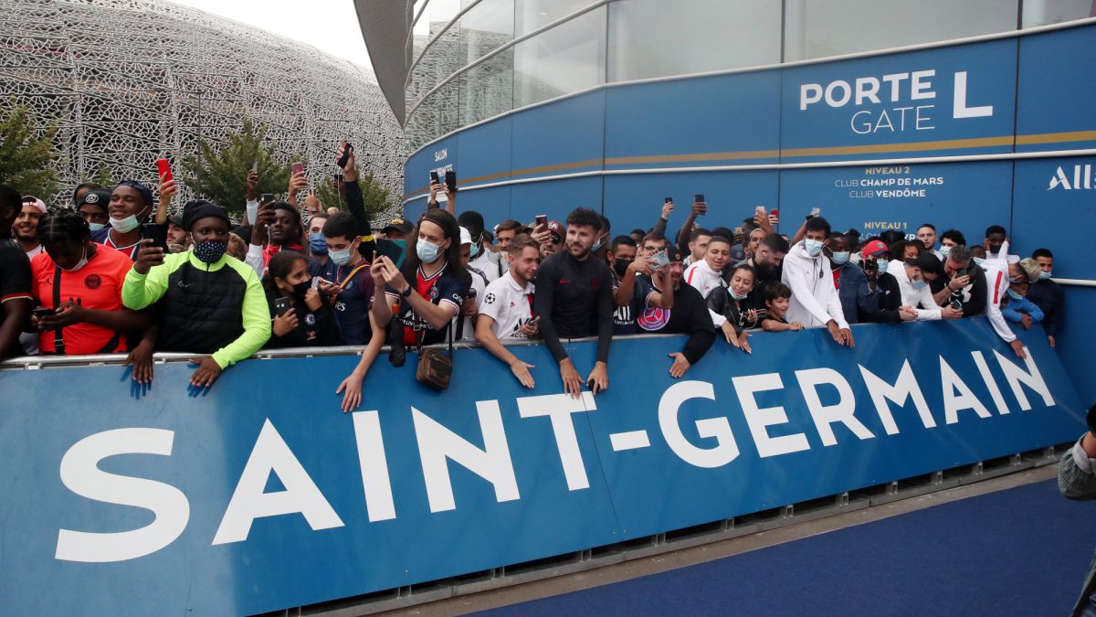 Messi desata la locura en París - Vimarsana News