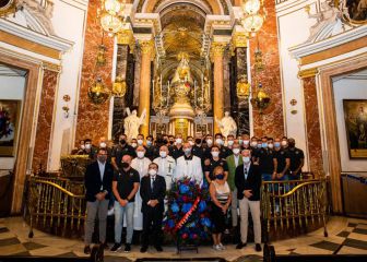 El Levante realiza la ofrenda a la Virgen de los Desamparados