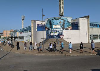 Colas en El Toralín para conseguir entradas para el debut liguero