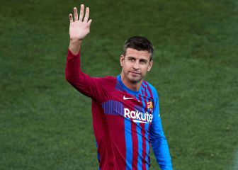Piqué takes 'substantial' pay cut to register Barça players