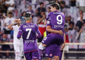 Vlahovic responde al interés del Atlético con un doblete