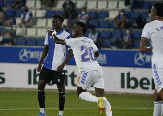 Ancelotti da un toque a Vinicius