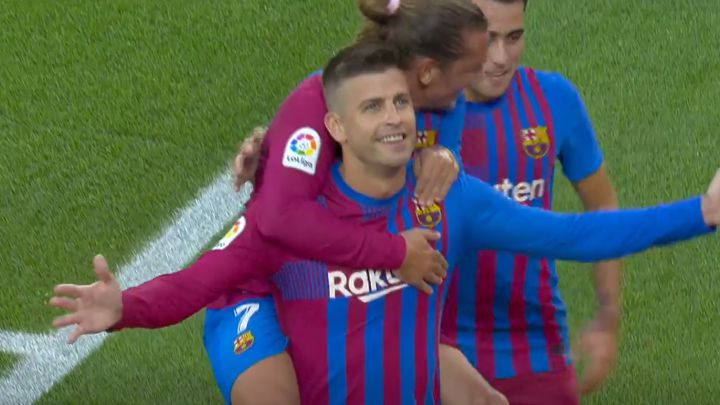 Piqué recupera el orgullo del Barça con una celebración viral