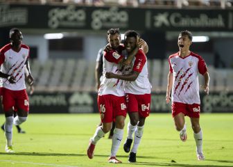 El Almería se despide como líder de la primera jornada tras ganar al Cartagena