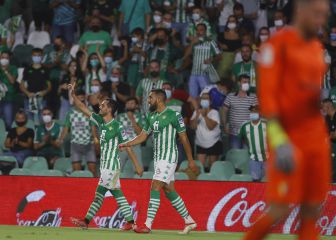 El gol 'y medio' de Juanmi, de transferible a salvador del Betis