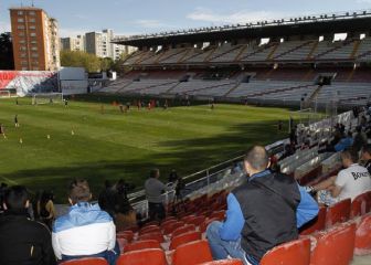 El césped y la iluminación de Vallecas, a punto