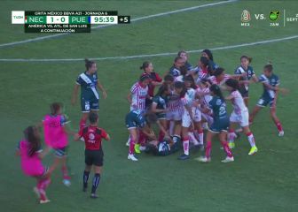 Insólita pelea en el fútbol femenino