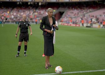 La campeona olímpica Yulimar Rojas hizo el saque de honor en el Camp Nou