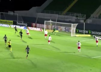 Diego Costa, con Mineiro vuelve al gol 8 meses después
