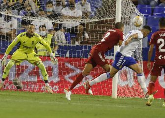 El Cartagena asalta La Romareda gracias a un gol en propia puerta