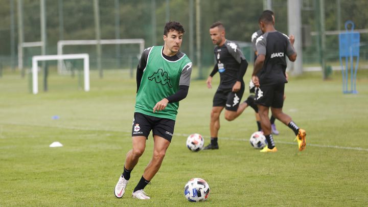 Diego Aguirre en un entrenamiento con el Deportivo.
