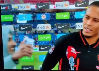 Criticado gesto de Van Dijk con fan tras empatar con Noruega