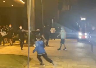 La reacción de Messi cuando tro niño se salta la seguridad para abrazarlo en su hotel