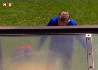 La reacción de Van Gaal al 'pillar' al De Jong viendo el GP