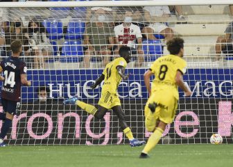 El Oviedo se agarra a sus delanteros para el primer triunfo