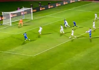 Y volvió a aparecer un ángel llamado Unai Simón: el paradón que vale oro para España