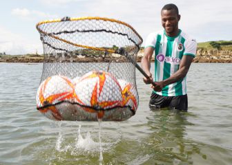 El Racing busca arropar a Cedric en busca de goles