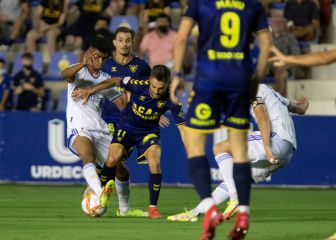 Garrido y el árbitro desquician al Real Madrid Castilla de Raúl