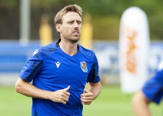 Monreal pasará por quirófano por la rodilla y retrasa su regreso