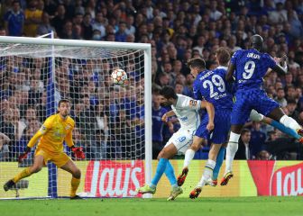 Lukaku desatasca al campeón